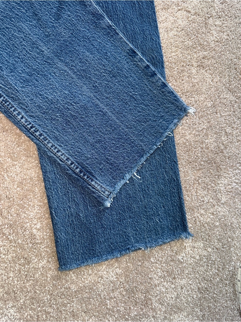 Abercrombie & Fitch Curve Love High Rise 90s Relaxed Raw Hem Jean - Picture 8 of 9